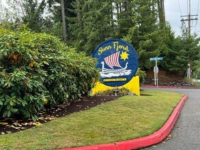 Building Photo - Fresh Paint and New Carpet in this Sunn Fjord Condo!