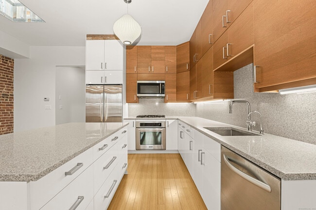 Building Photo - 343 Greenwich Ave