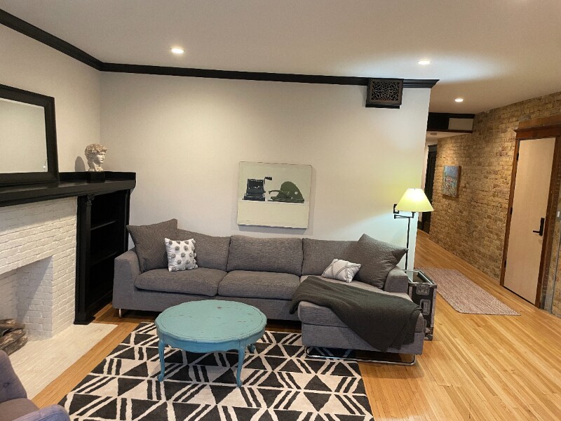 Building Photo - 1126 W Morse Ave