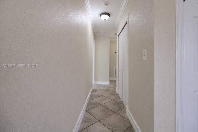 Building Photo - 6331 SW 94th Ave