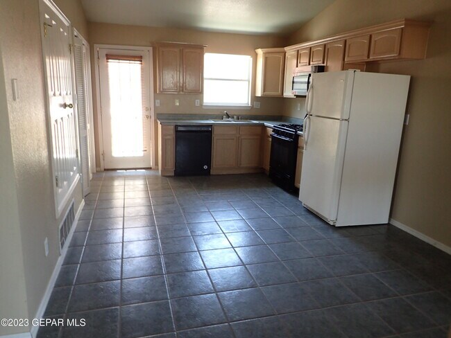 Building Photo - 3516 Tierra Plata Dr