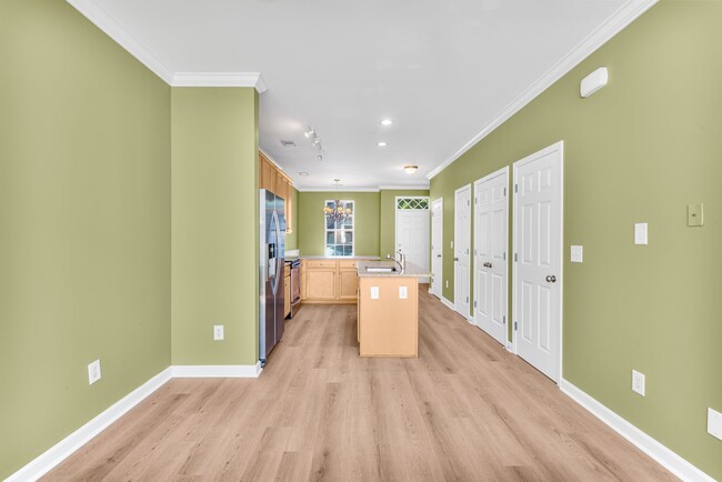Building Photo - Gorgeous Market Common Townhome w/ Garage