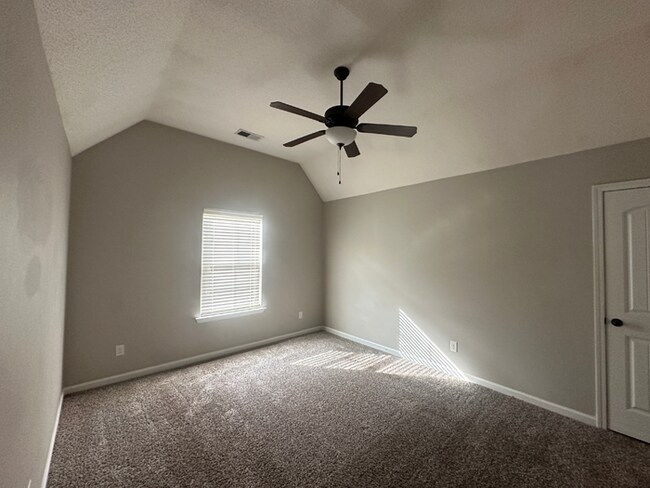 Building Photo - Charming 3BR/2BA Bartlett Area Home | Soaring High Ceilings, Fireplace & 2-Car Garage