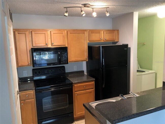 Building Photo - 420 Forestway Cir