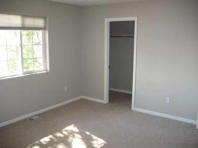 Building Photo - 726 Marion St