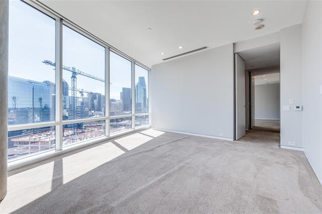 Building Photo - 2430 Victory Park Ln