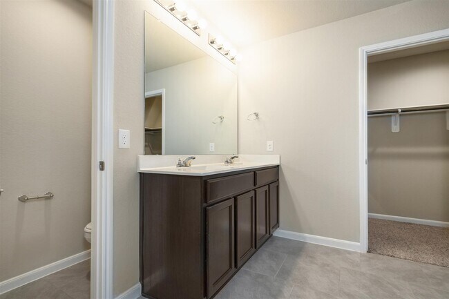 Building Photo - 3034 Darlington Ct