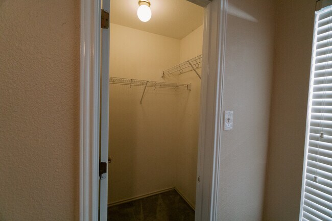 Building Photo - 10610 Tiger Way