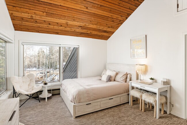 Building Photo - 34 Stellar Ln