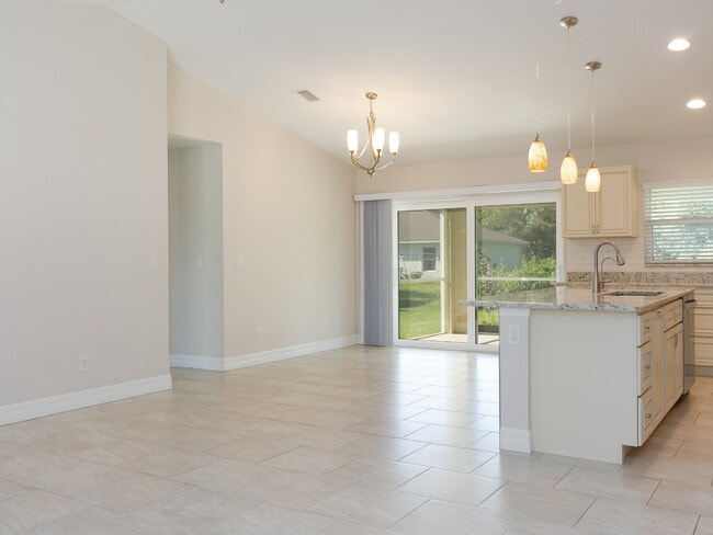 Building Photo - RENT THIS WITH ZERO DEPOSIT