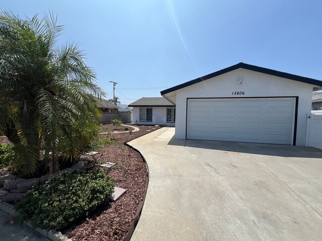 Primary Photo - Charming 3 bed/ 2 bath home in El Monte!!