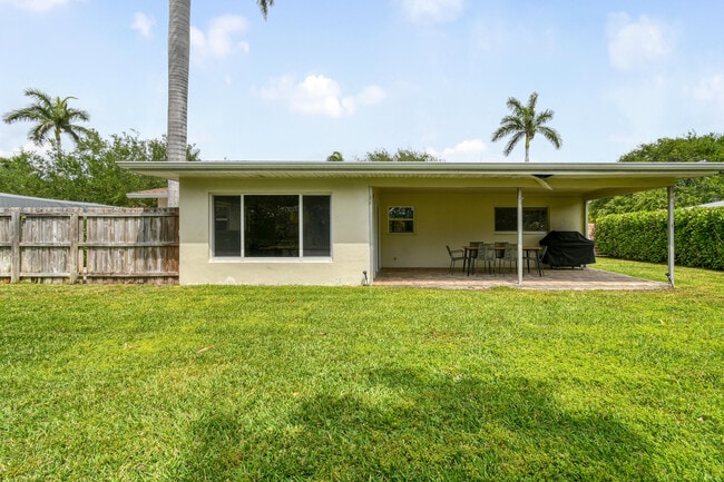 Building Photo - 400 Tequesta Dr