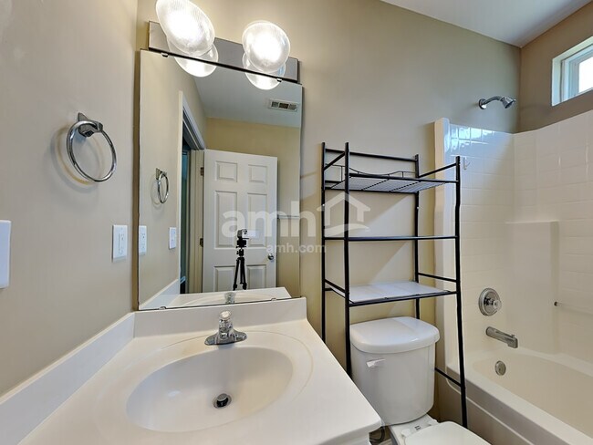Building Photo - 315 Wild Wing Way