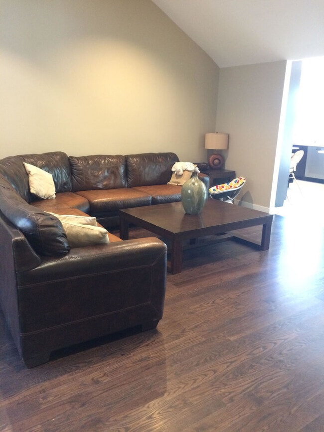 Building Photo - 9059 Oneill Dr