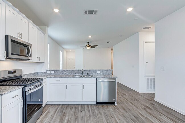 Building Photo - 17610 Calabash Dr