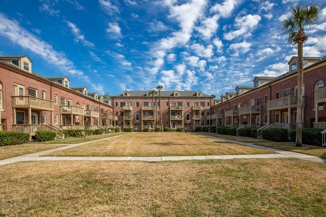 Building Photo - Charming Condo in Historic San Marco with River Views