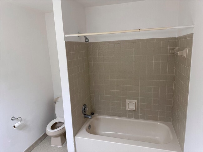 Building Photo - 676 NW 107th Ln