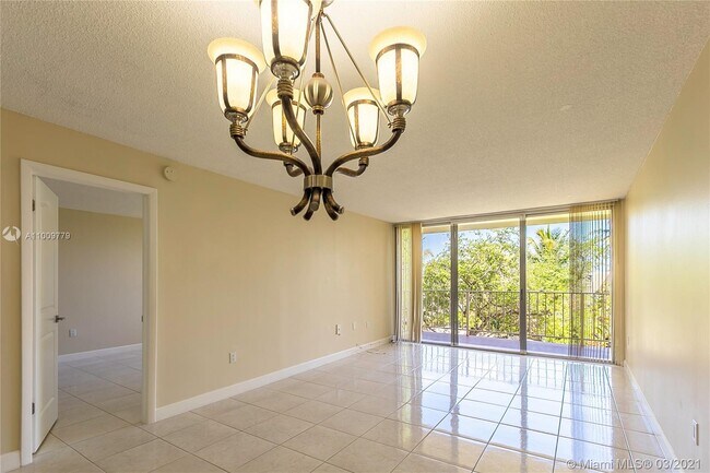 Building Photo - 13120 SW 92nd Ave