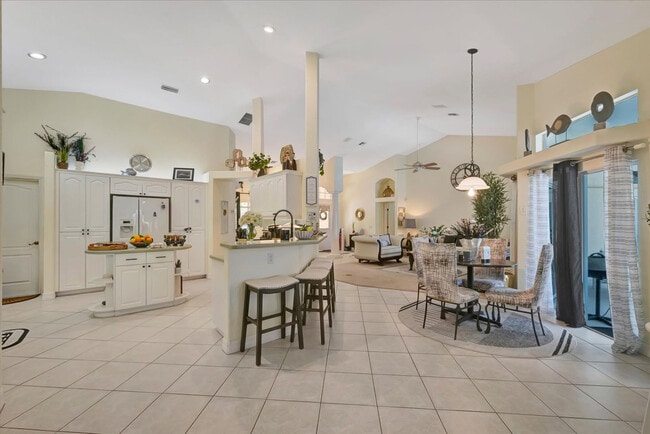 Building Photo - 19 Hoffer St