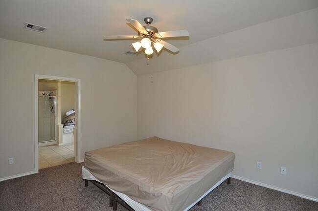 Building Photo - 22852 Lantern Hills Dr