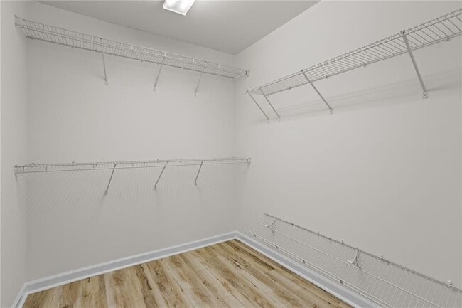 Building Photo - 3910 Dalwood Dr