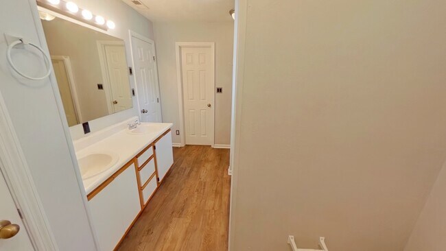 Building Photo - 300 Waterdown Dr