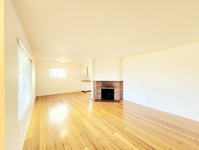 Building Photo - 3 bedroom home in San Mateo