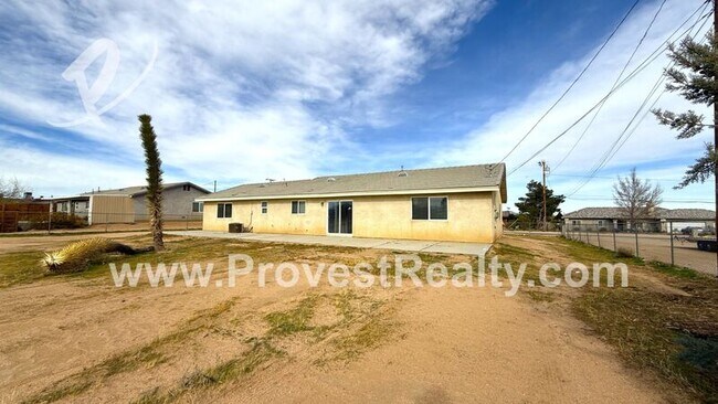 Building Photo - 17373 Capri St