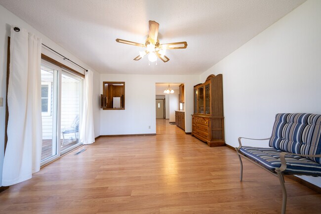 Building Photo - 14865 Damask Ave W