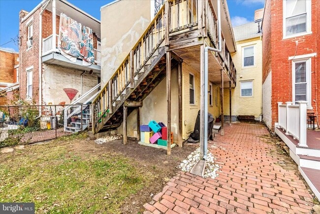 Building Photo - 326 E Patrick St