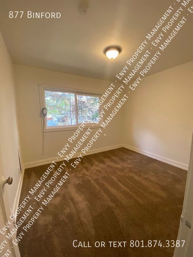 Building Photo - HALF OFF YOUR FIRST MONTH! Enormous  Pet F...