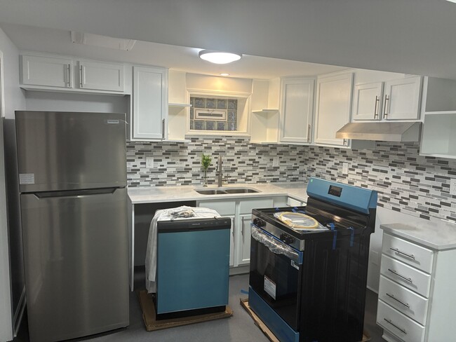 Building Photo - 544 W Cullerton St