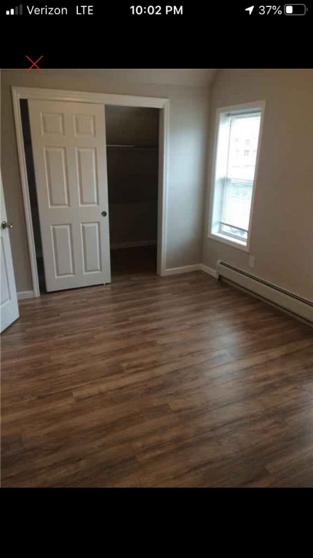 Building Photo - 1058 S Plymouth Ave