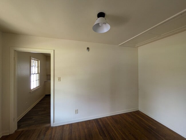 Building Photo - 305 Alabama Ave