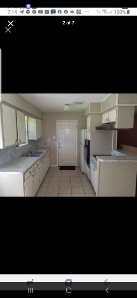 Building Photo - 308 Kinsman Rd