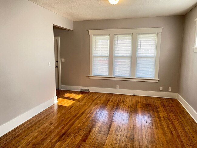 Building Photo - Florence/Minne Lusa 4 bed 2 bath house 160...