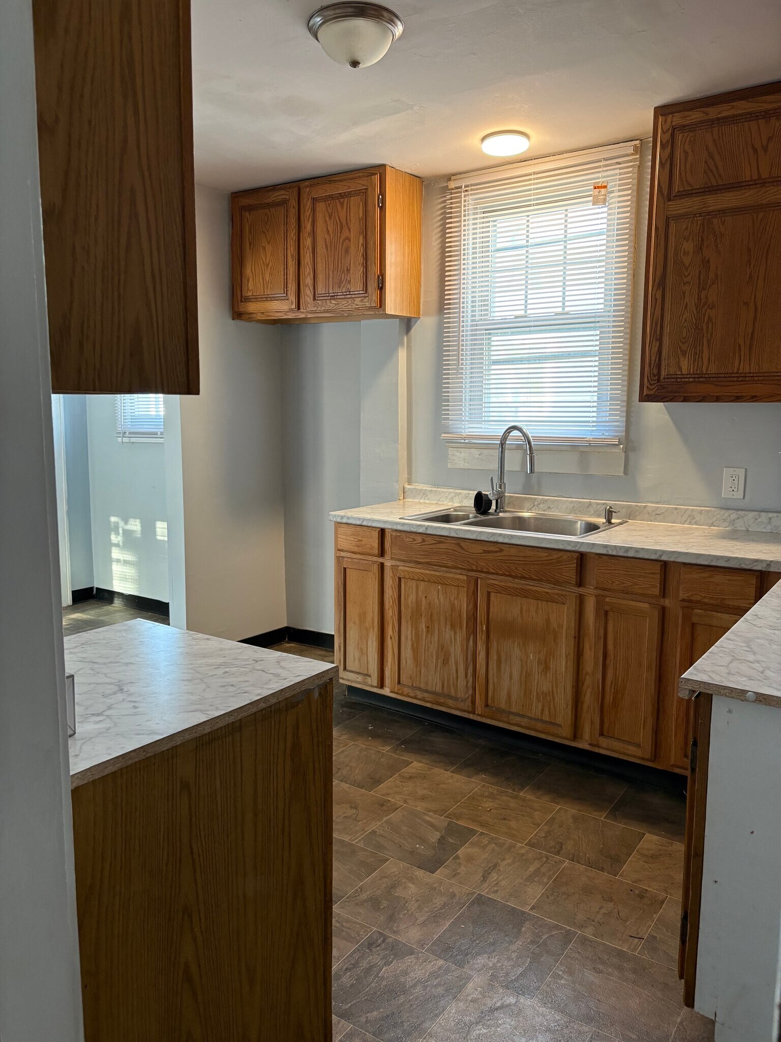 Building Photo - 1410 E Blake Ave