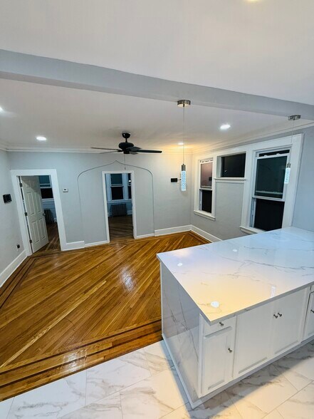 Building Photo - 15 Finlay Pl