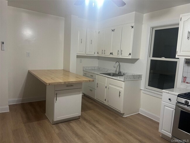 Building Photo - 55 Grove St