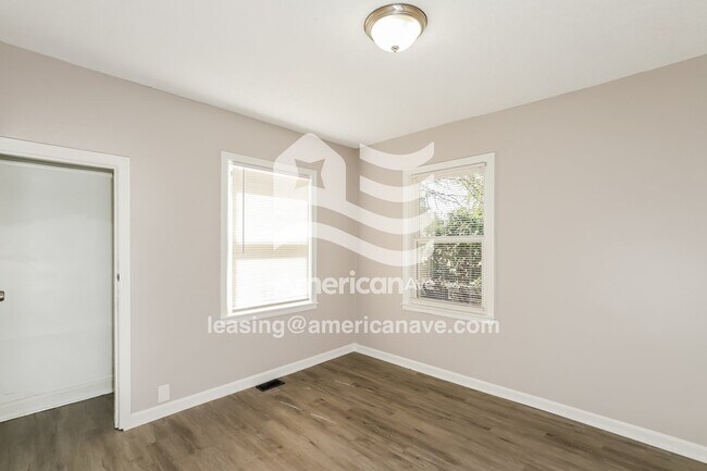 Building Photo - 3810 E 53rd Terrace