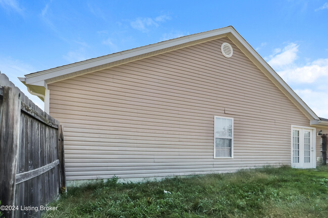 Building Photo - 346 Shady Glen Cir