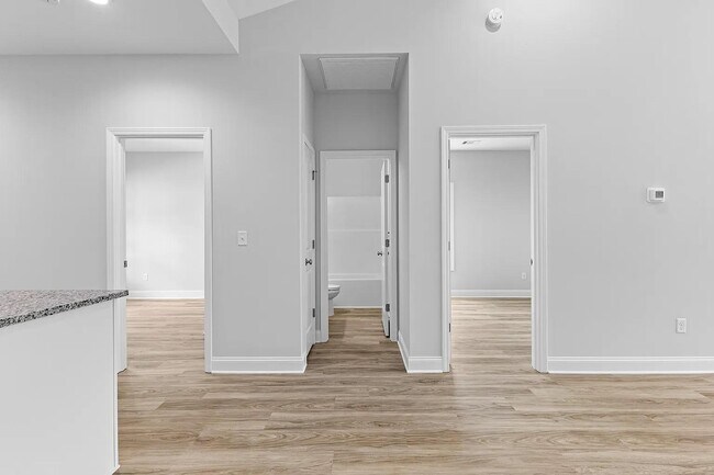 Building Photo - 217 Lenox Cir