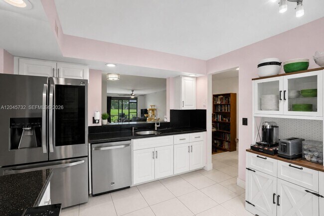 Building Photo - 7758 La Mirada Dr