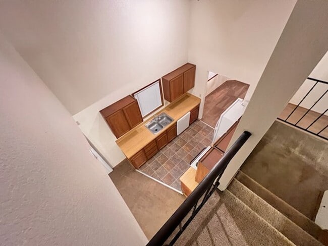 Building Photo - Oakbrook 2 Story 3 Bedroom home