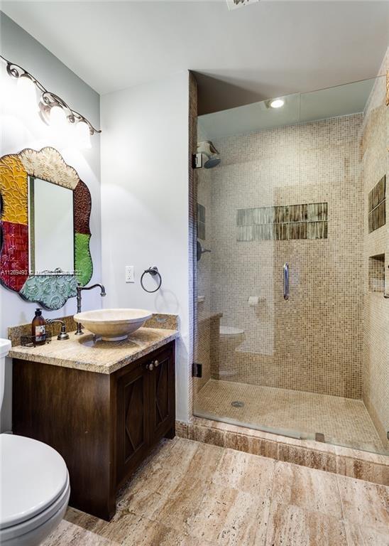 Building Photo - 3725 Sheridan Ave