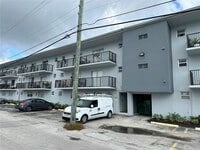 Building Photo - 1100 NE 1st Ct