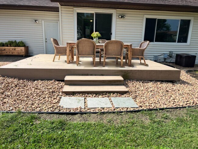 Building Photo - 6649 Homestead Ave Ct S