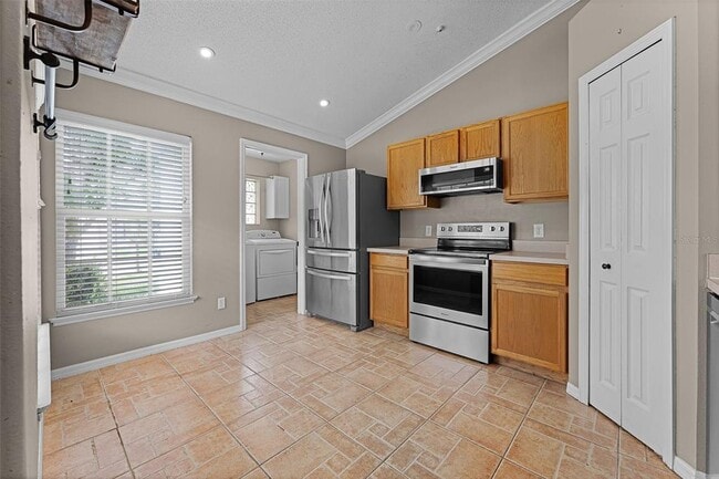 Building Photo - 4033 Forest Island Dr