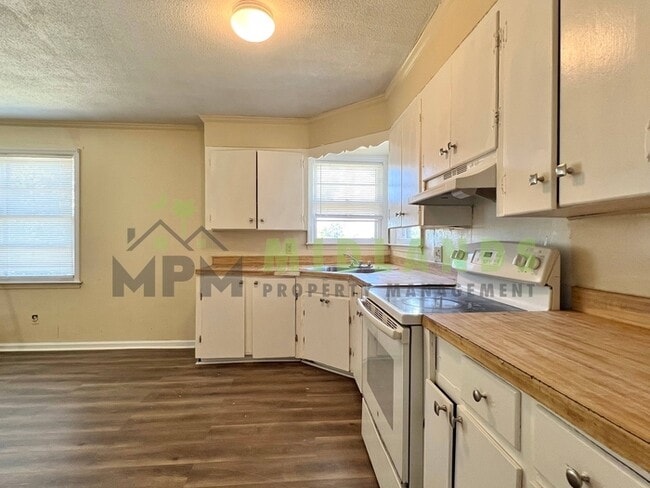Building Photo - 1205 Faraway Dr