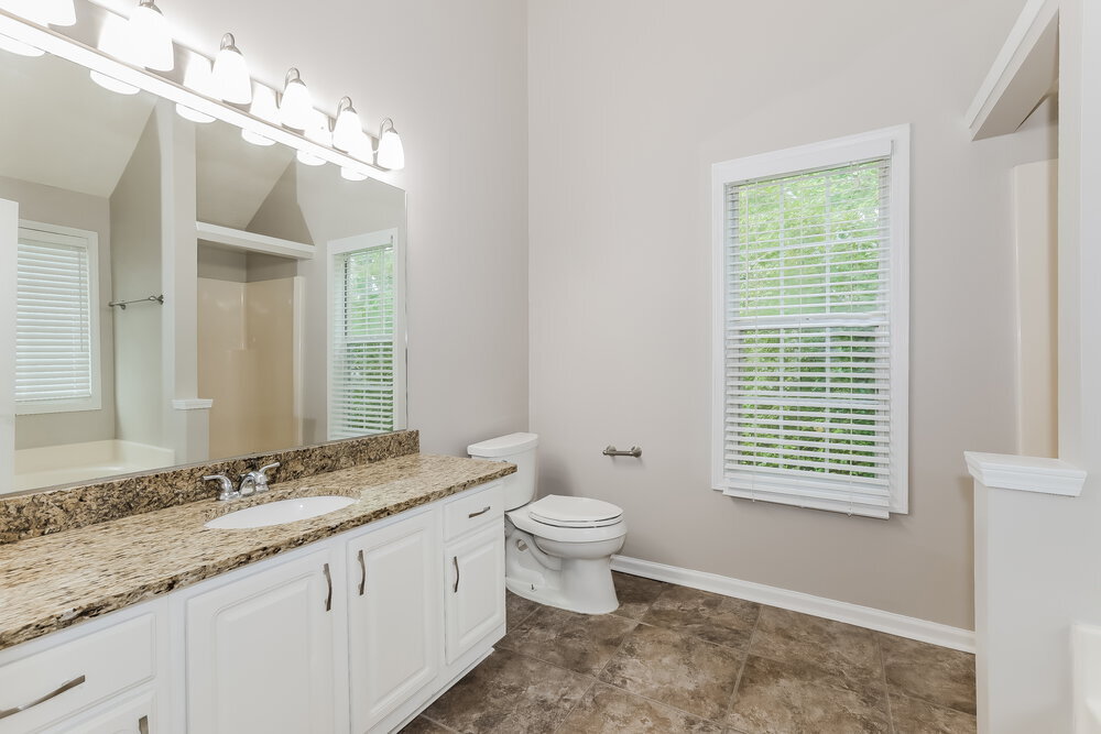 Building Photo - 221 Eagles Crest Ct